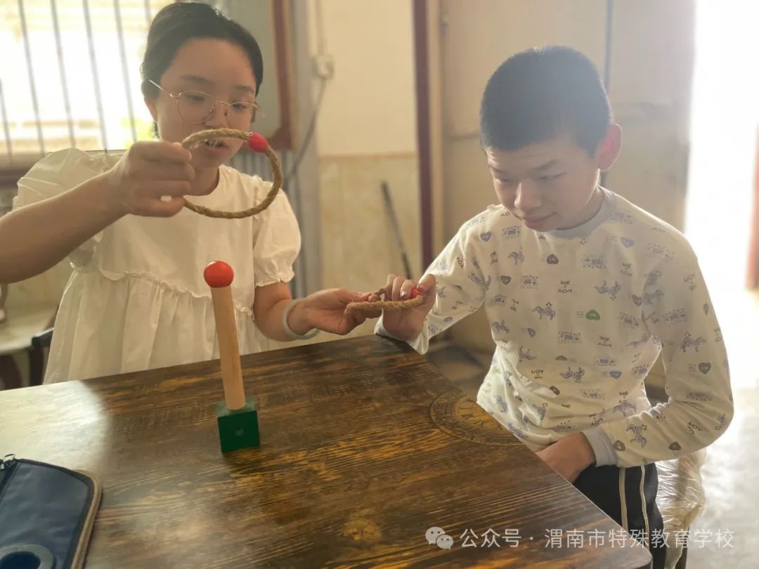 橡皮泥手工大餐_营养餐橡皮泥手工制作_橡皮泥手工餐具