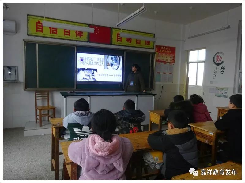 营养餐橡皮泥手工制作_橡皮泥手工做饭_橡皮泥手工餐具